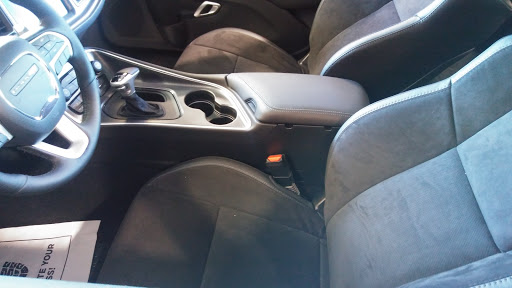 Car Dealer «South Chicago Dodge Chrysler Jeep», reviews and photos, 7340 S Western Ave, Chicago, IL 60636, USA