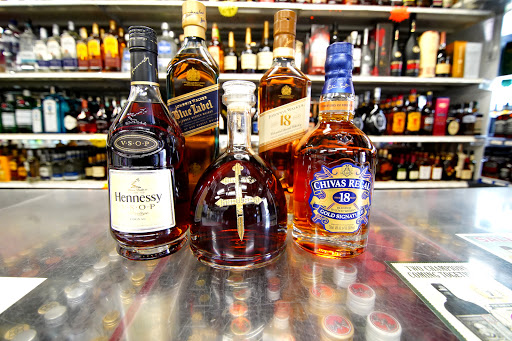 Liquor Store «Hollywood Liquors Inc», reviews and photos, 950 Tremont St, Roxbury Crossing, MA 02120, USA