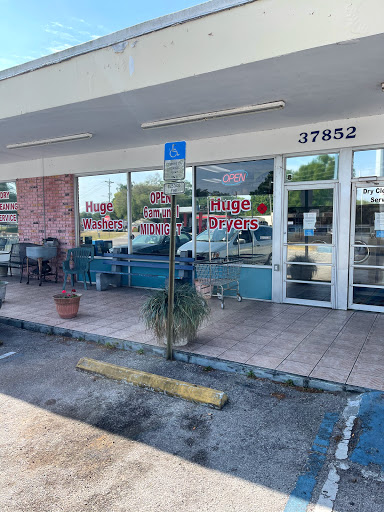 Laundromat «Zephyrhills Laundromat», reviews and photos, 37852 FL-54, Zephyrhills, FL 33542, USA