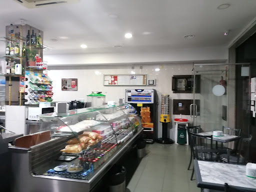 PASTELARIA QUENTINHA no Agualva-Cacém, Lisboa