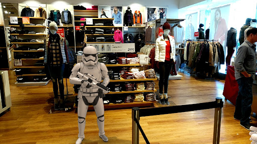 UNIQLO Bay Street image