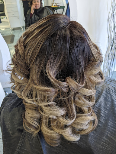 Beauty Salon «M Colors Beauty Salon», reviews and photos, 1347 Long Beach Blvd, Long Beach, CA 90813, USA