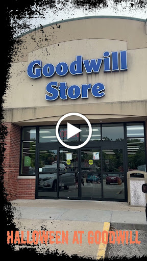 Goodwill Store, 2333 Cumberland Square Dr, Bettendorf, IA 52722, Thrift Store
