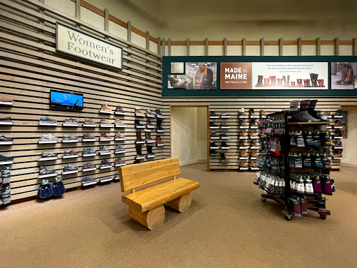 Clothing Store «L.L. Bean», reviews and photos, 1000 Ross Park Mall Dr, Pittsburgh, PA 15237, USA
