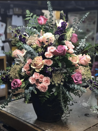 Florist «Raindrops N Roses», reviews and photos, 530 E Broadway St, Shelbyville, IN 46176, USA