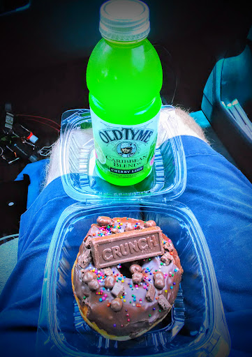 Donut Shop «Donut King», reviews and photos, 411 Middle St, Weymouth, MA 02189, USA