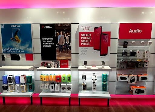 Cell Phone Store «T-Mobile», reviews and photos, 4301 Lakeview Pkwy, Rowlett, TX 75088, USA