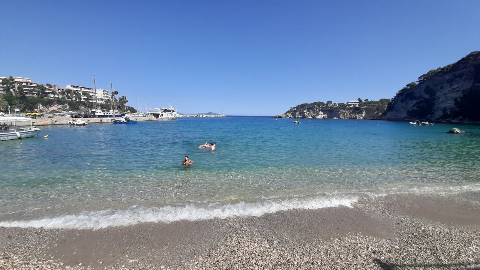 Photo de Paralia Patitiri avec petite baie