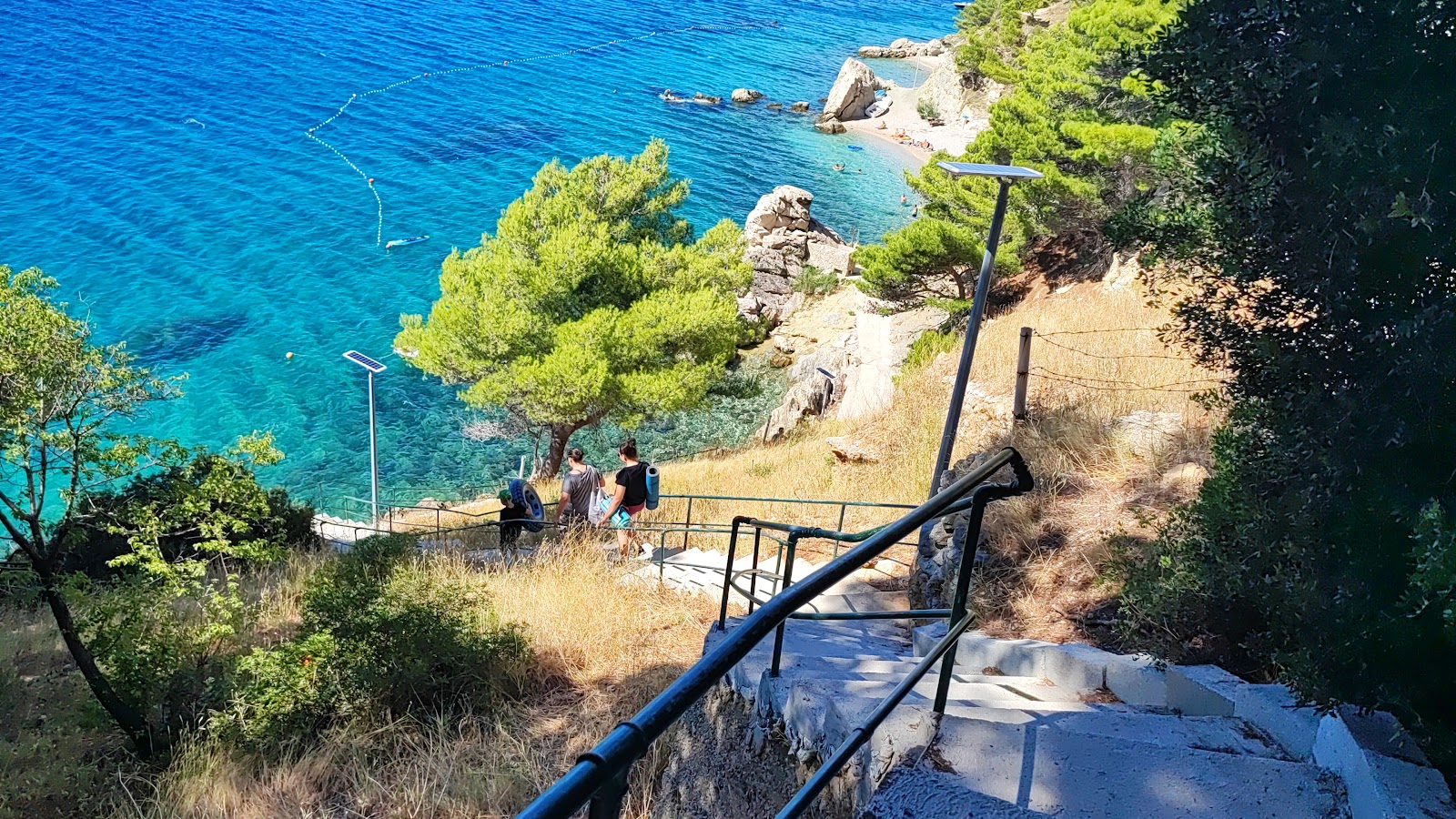 Plaza Punta'in fotoğrafı dağlarla çevrili