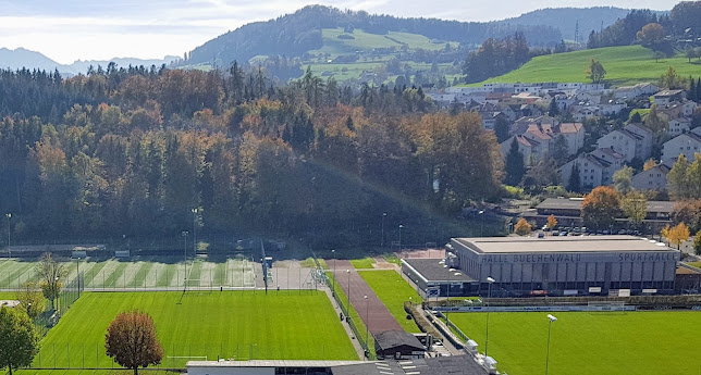 Sporthalle Buechenwald - Schule