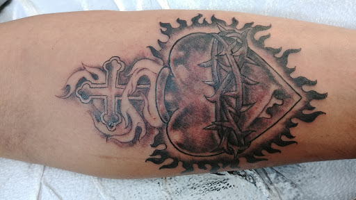 Tattoo Shop «Peace of Art Tattoo», reviews and photos, 15337 S Cicero Ave G, Oak Forest, IL 60452, USA