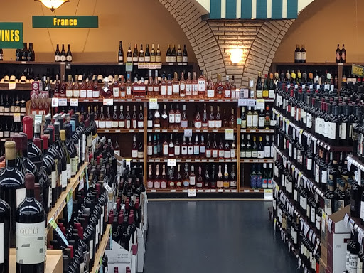 Liquor Store «Savway Liquors», reviews and photos, 3821 York Rd, Oak Brook, IL 60523, USA