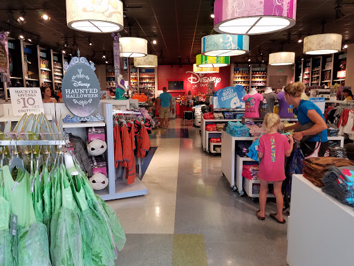 Toy Store «Disney Store», reviews and photos, 400 Premium Outlets Dr, Monroe, OH 45050, USA