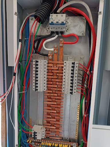 Logo da empresa - RJ Soluções Elétricas