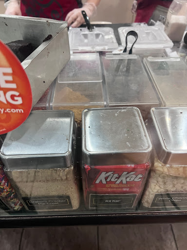 Ice Cream Shop «Cold Stone Creamery», reviews and photos, 2449 Prince William Pkwy, Woodbridge, VA 22192, USA