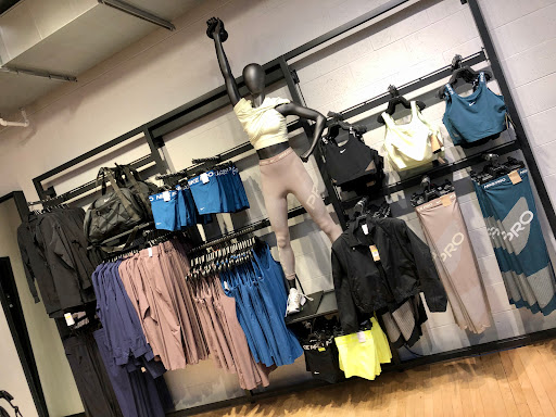 Clothing Store «Nike The Grove», reviews and photos, 189 The Grove Dr, Los Angeles, CA 90036, USA