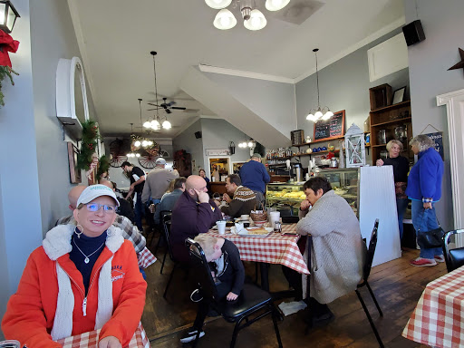 Carriage House Coffee Shop, 34 N Main St, Jasper, GA 30143, USA, 