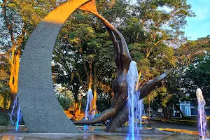 Freedom Dreams Monument image