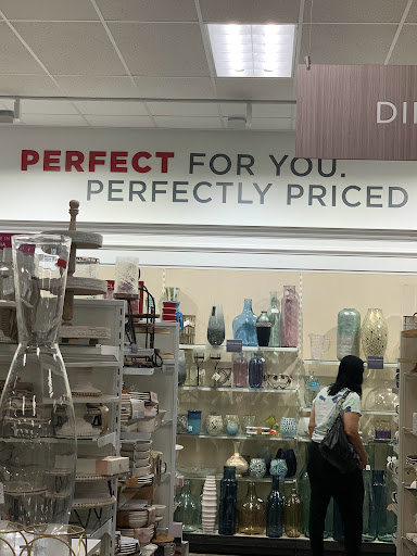 Department Store «HomeGoods», reviews and photos, 5530 Reseda Blvd, Tarzana, CA 91356, USA