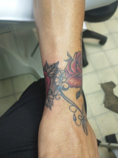 Explore tattoo ideas for him and her, creative tattoo ideas in Carbondale, available at MsCandyTattoo