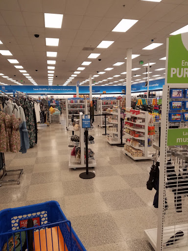 Clothing Store «Ross Dress for Less», reviews and photos, 20 N West End Blvd, Quakertown, PA 18951, USA