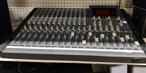 Thrift Store «Super Thrift Store», reviews and photos, 815 N Oxnard Blvd, Oxnard, CA 93030, USA