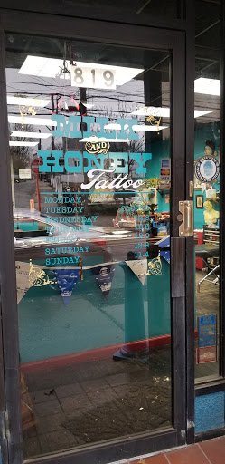 Tattoo Shop «milk and honey tattoo parlour», reviews and photos, 819 Castleton Ave, Staten Island, NY 10310, USA