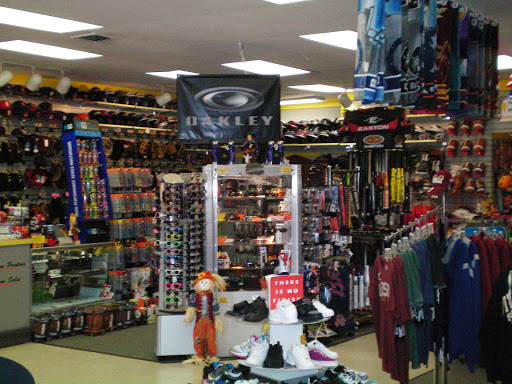 Sportswear Store «Sport Shack», reviews and photos, 3185 George Washington Memorial Hwy, Hayes, VA 23072, USA