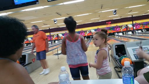 Bowling Alley «Crest Bowl», reviews and photos, 650 N New Florissant Rd, Florissant, MO 63031, USA