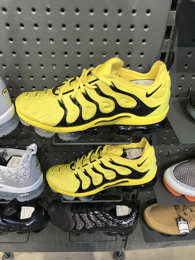 Shoe Store «Finish Line», reviews and photos, 15900 La Cantera Pkwy, San Antonio, TX 78256, USA