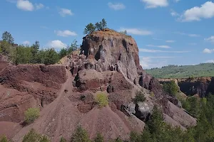 Racoşul de Jos Geological Complex image