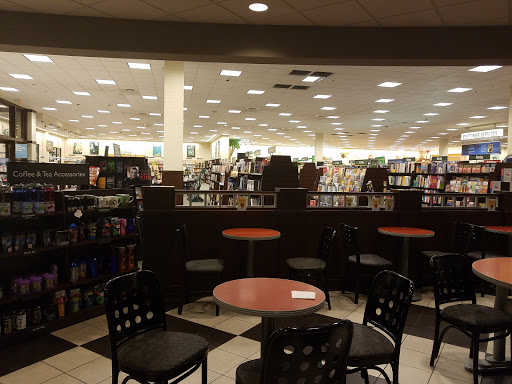 Book Store «Barnes & Noble Booksellers South Corona», reviews and photos, 2470 Tuscany St #101, Corona, CA 92881, USA