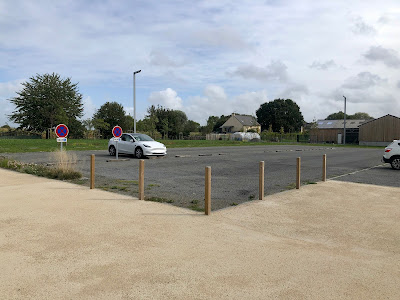 Parc des Brèches - Espace de stationnement à Beauvoir