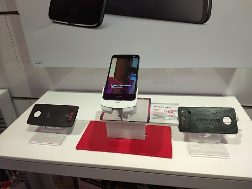 Cell Phone Store «T-Mobile», reviews and photos, 8668 Colesville Rd, Silver Spring, MD 20910, USA