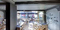 Atmosphère du Restaurant Le Dock à Saint-Raphaël - n°12