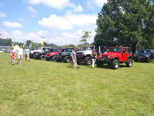 Car Dealer «Stan McNabb Chrysler Dodge Jeep RAM Fiat», reviews and photos, 1200 E Carroll St, Tullahoma, TN 37388, USA