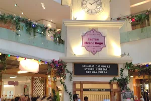 Switch @Sunway Putra Mall image