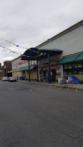 Shopping Mall «Peartree Square Shopping Plaza», reviews and photos, 691 Co Op City Blvd, Bronx, NY 10475, USA