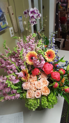 Florist «Paragon Flowers West», reviews and photos, 323 Walnut St, St Charles, IL 60174, USA