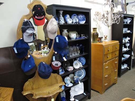 Thrift Store «The Community Shop», reviews and photos, 23 Calendar Court, La Grange, IL 60525, USA