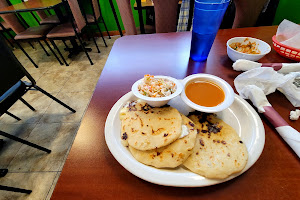 Tienda y Panaderia Guatemalteca