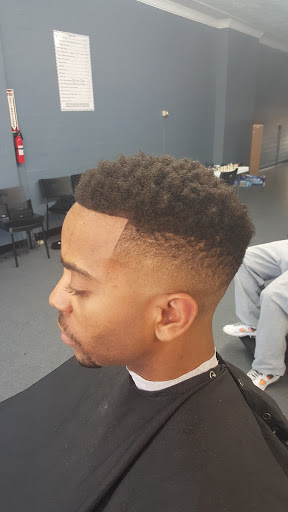 Barber Shop «Razor 1 Kutz Barbershop», reviews and photos, 7218 Montgomery Rd, Silverton, OH 45236, USA