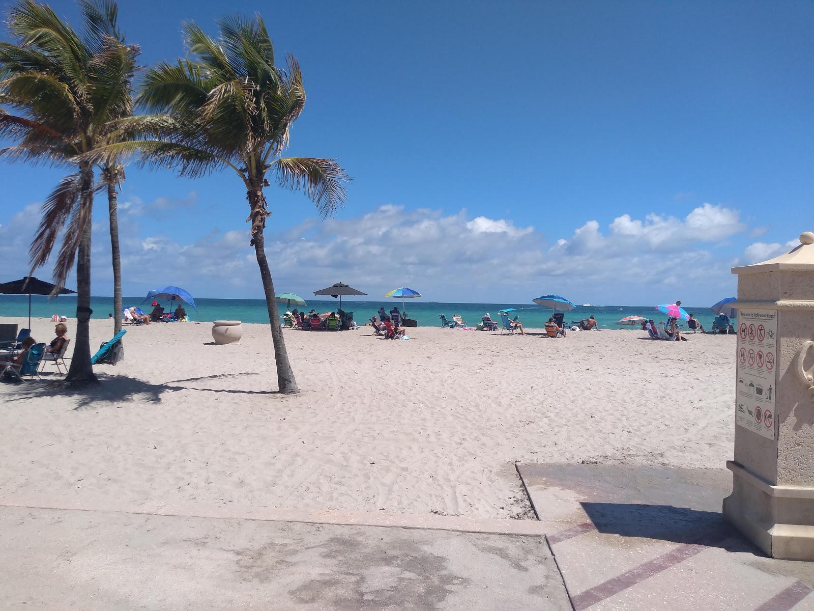 Photo of Hollywood beach - popular place among relax connoisseurs