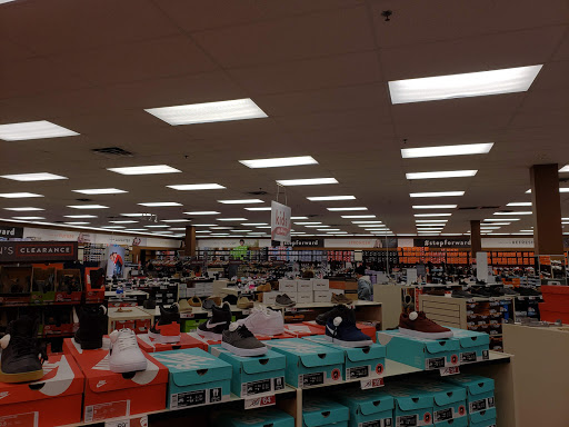 Shoe Store «Famous Footwear», reviews and photos, 8254 Agora Pkwy, Selma, TX 78154, USA
