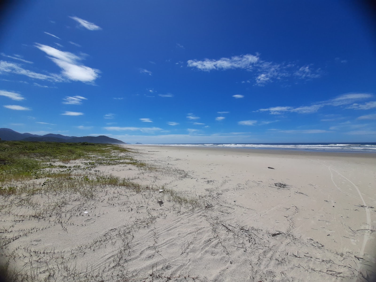 Foto di Praia Maruja con costa lunga e dritta