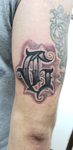 Tattoo Shop «Lizards Ink Tattoo Studio Denton», reviews and photos, 1111 E McKinney St, Denton, TX 76209, USA