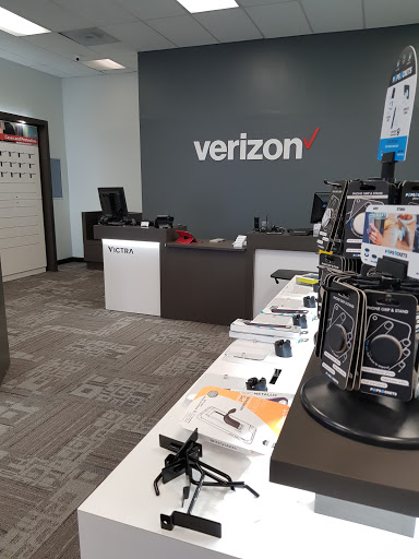 Cell Phone Store «Verizon Authorized Retailer - A Wireless», reviews and photos, 18922 Beach Blvd #102, Huntington Beach, CA 92648, USA
