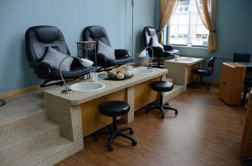 Hair Salon «Zen Salon & Spa», reviews and photos, 4 S Linn St, Iowa City, IA 52240, USA