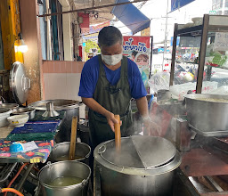ก๋วยเตี๋ยวเรือลุงโชค photo