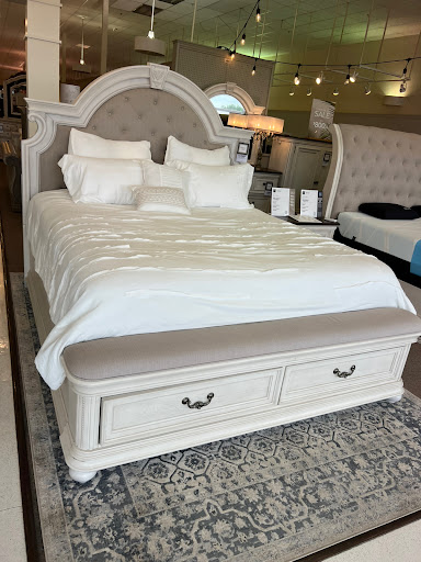 Furniture Store «Value City Furniture», reviews and photos, 4380 E New York St, Aurora, IL 60504, USA